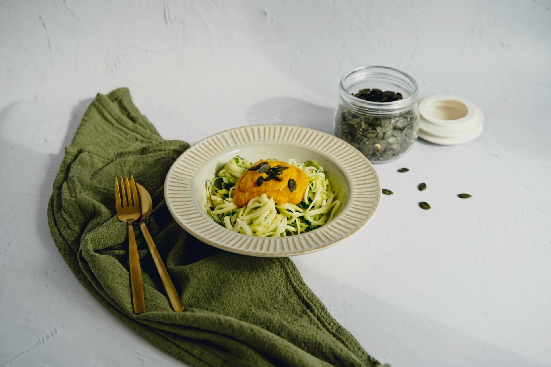 Zoodles mit Kürbissauce